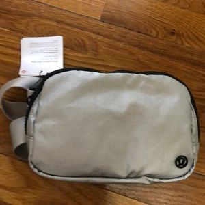 lululemon everywhere belt bag